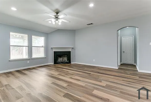 815 Creekside Dr — Photo 6