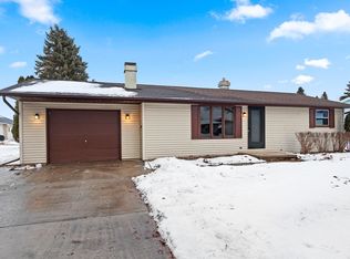 409 Easy St, Green Bay, WI 54311