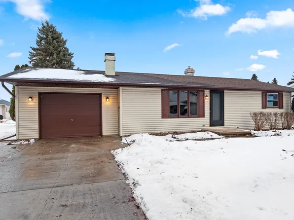 409 Easy St, Green Bay, WI 54311