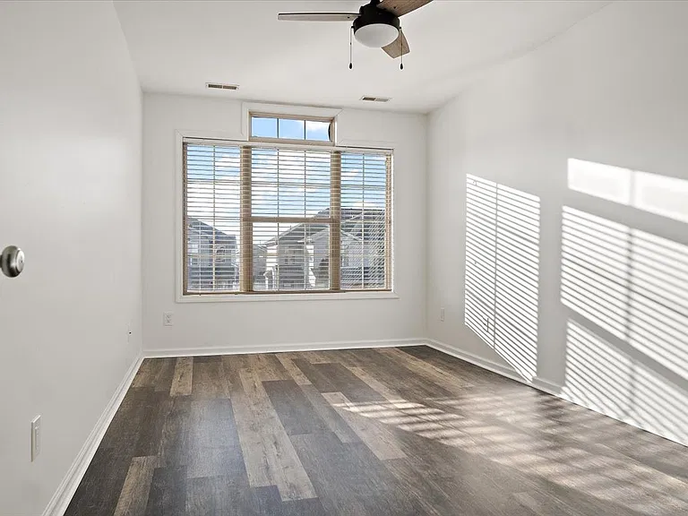 1200 Heron Dr — Photo 25