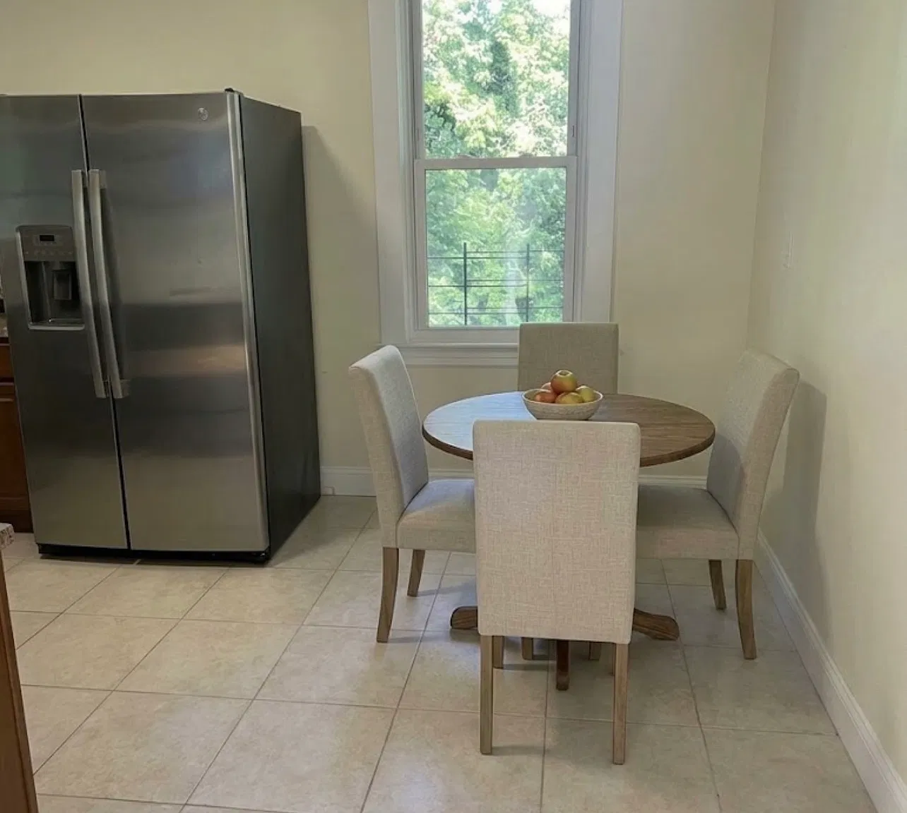 4 bed, 2169 sqft, $5,795 — Photo 4