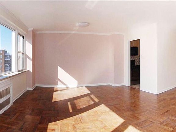 3rd image of 45555 Henry Hudson Pkwy