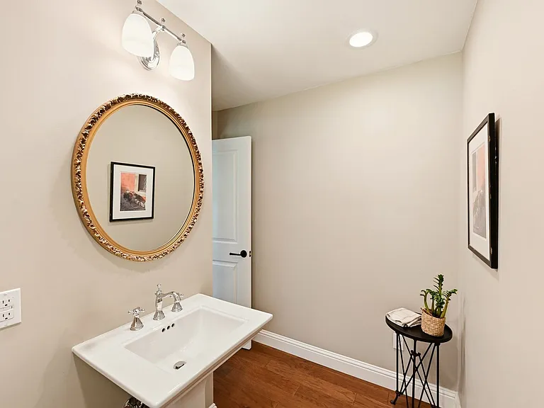 516 Country Ln — Photo 31