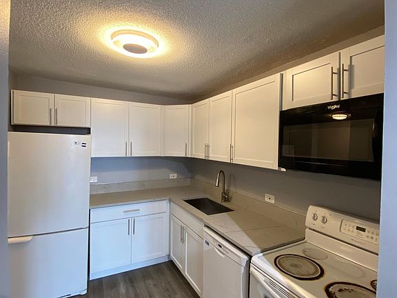 5th image of 899 S Plymouth Ct APT 1405