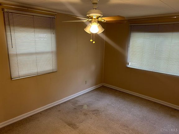 3rd image of 8641 Tudor Ct