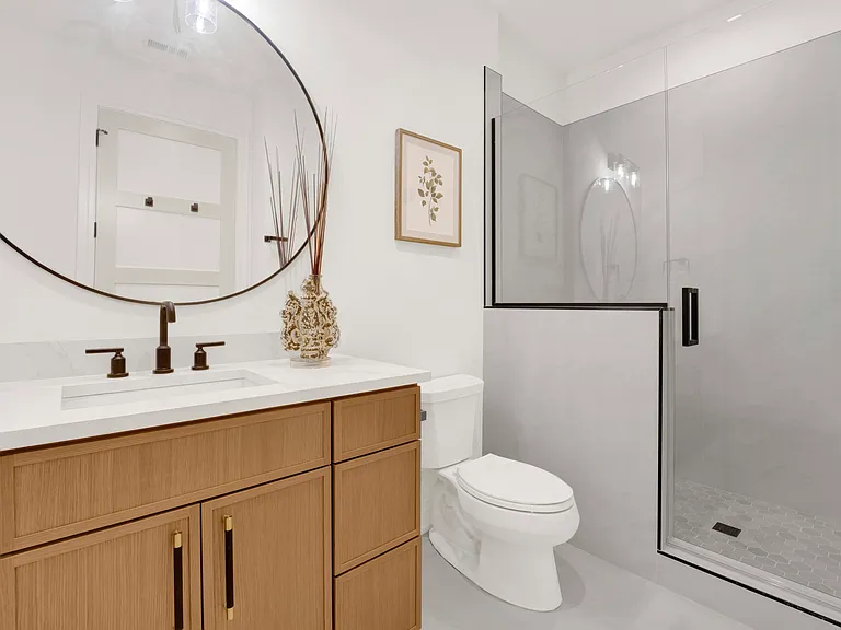 5630 N Broadway St #2E — Photo 10