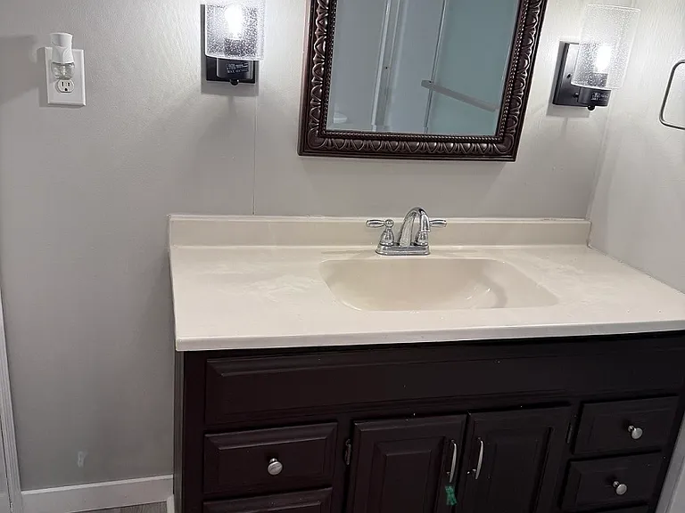 5444 Cedar St — Photo 10