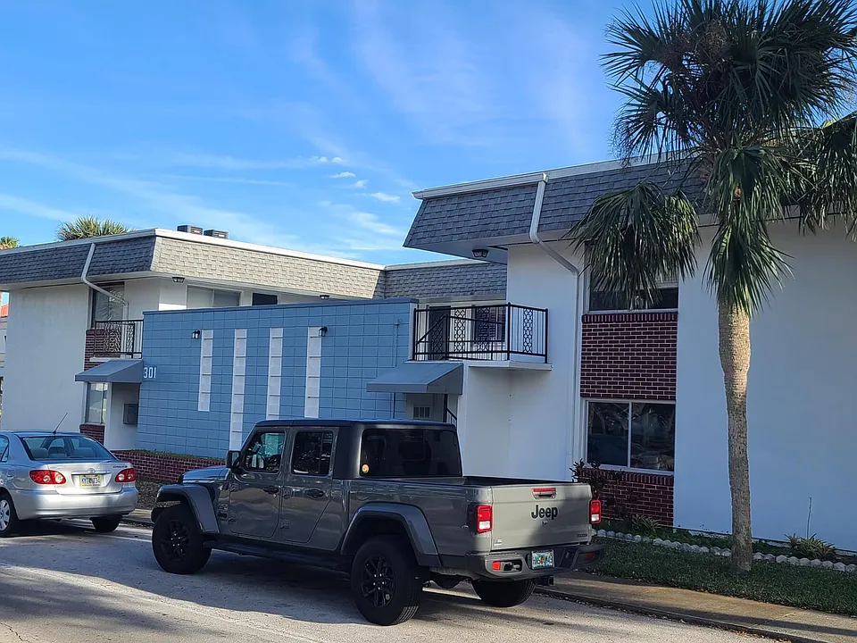 301 Ridge Blvd #1020