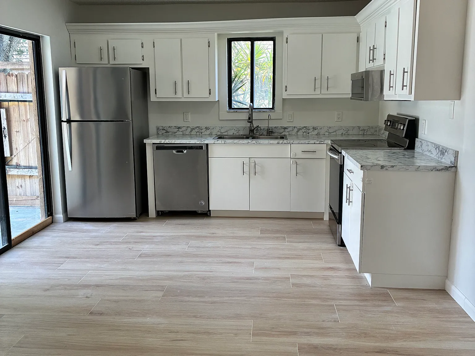 3 bed, 2.5 bath, 1541 sqft, $2,700 — Photo 4