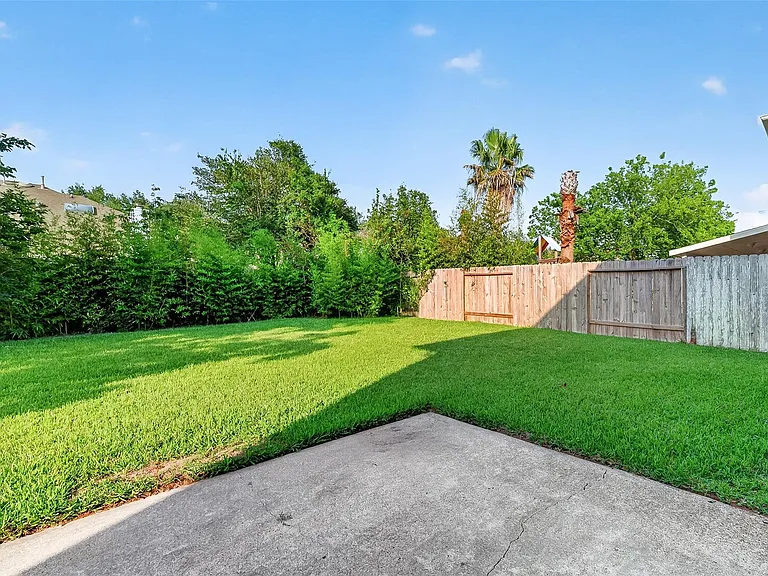 4539 Springfield Lakes St — Photo 31