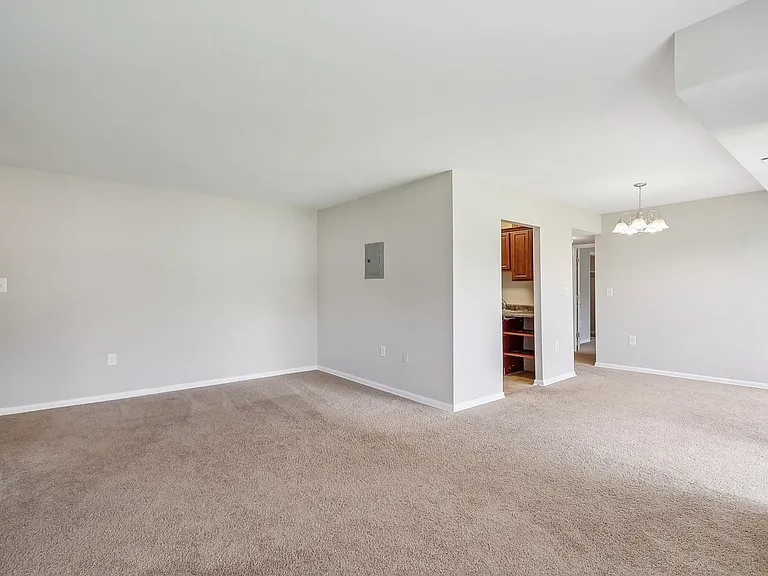 Andrews Ridge Apartments — Photo 9