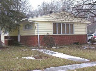 427 3rd St SE, Waverly, IA 50677