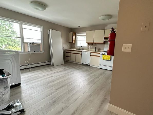 573 Lexington Ave FLOOR 2