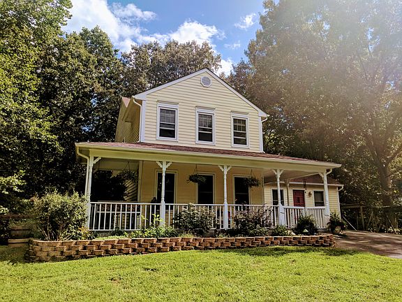 2nd image of 6059 Greenway Ct
