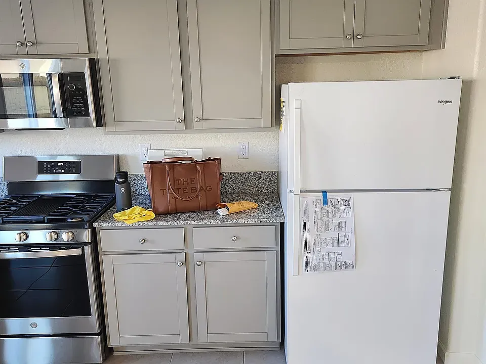 3 bed, 2.5 bath, 1614 sqft, $2,500 — Photo 4