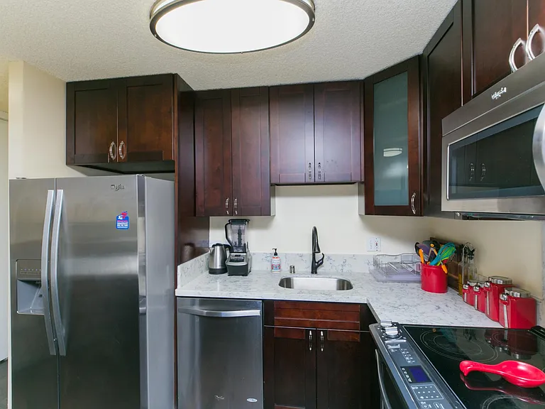 411 Hobron Ln #607 — Photo 8