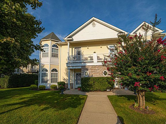 2nd image of 125 Narragansett Villas Dr #125