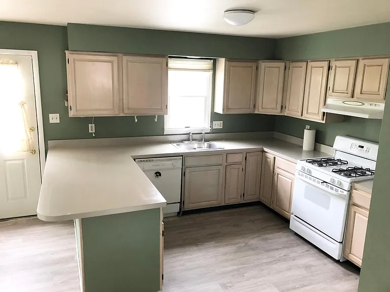 357 Washington Ave — Photo 9