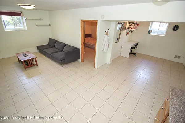 Sold by Remax Edge | media 37