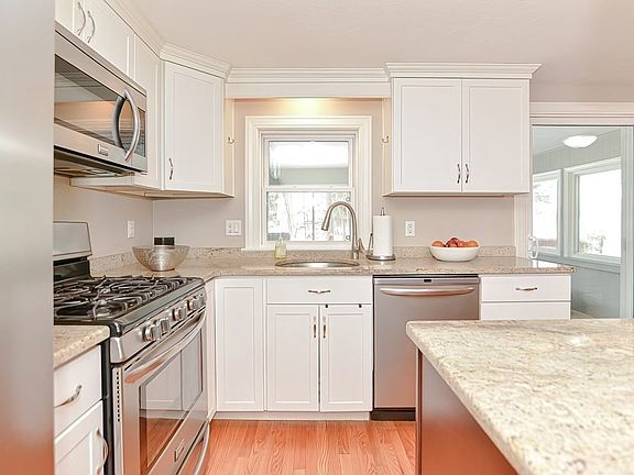 4th image of 297 Chemung St