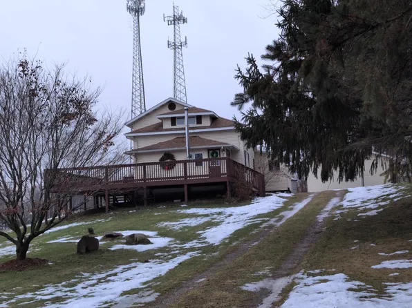 7461 S Montcalm Ave, Lowell, MI 49331