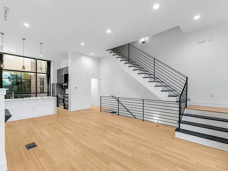 3200 Thomas Ave — Photo 8