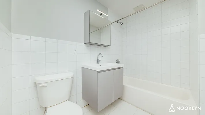 Rented by Nooklyn NYC LLC | media 41