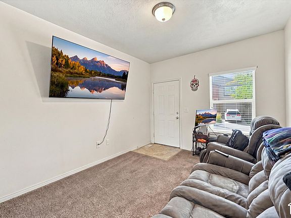 3rd image of 5038 W Red Shale Rd