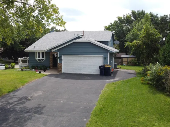 5634 142nd St W, Apple Valley, MN 55124