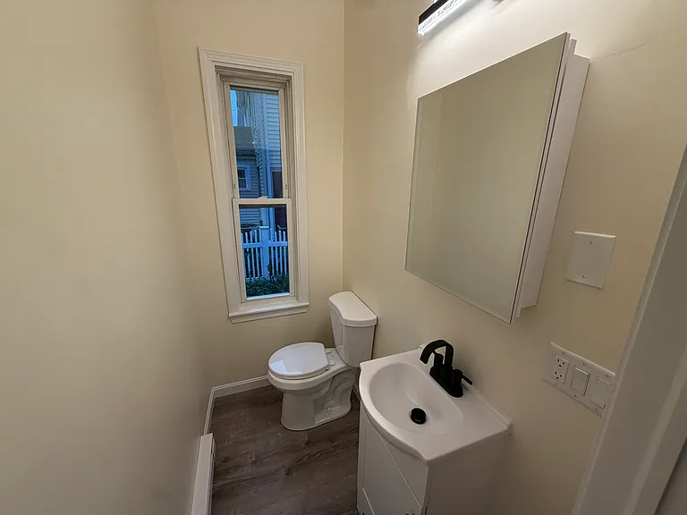 12 Patten St — Photo 11