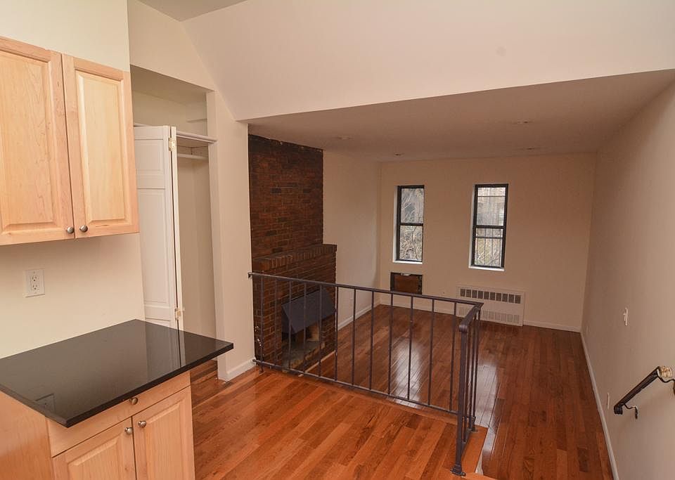 1st image of 325 E 92nd St APT 3D