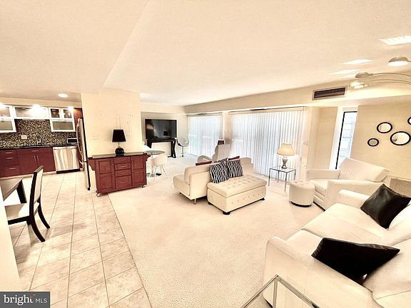 3rd image of 527 N Boardwalk Unit 503