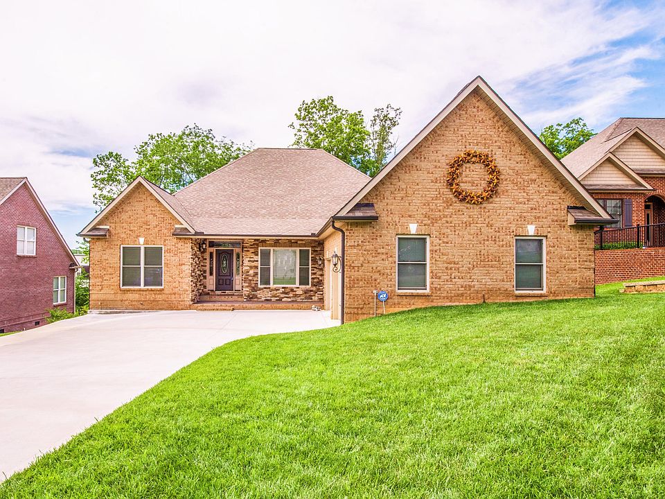 1st image of 998 Britts Dr