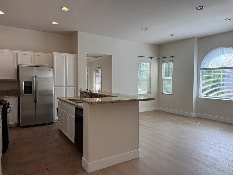 10860 Ivy Hill Dr #8 — Photo 3