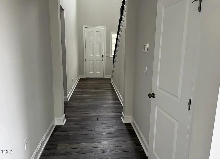4 bed, 3.0 bath, 2608 sqft, $2,290 — Photo 4