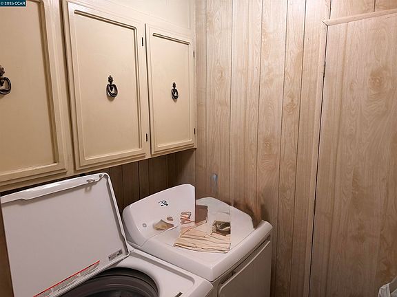 5th image of 73 Donald Ln