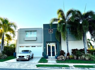 311 Via Estrella En Urb Paisajes Del Riv, Luquillo, PR 00773