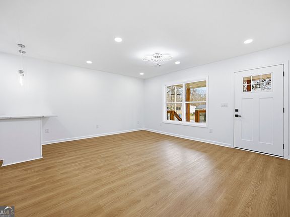 4th image of 1775 Hadlock St SW