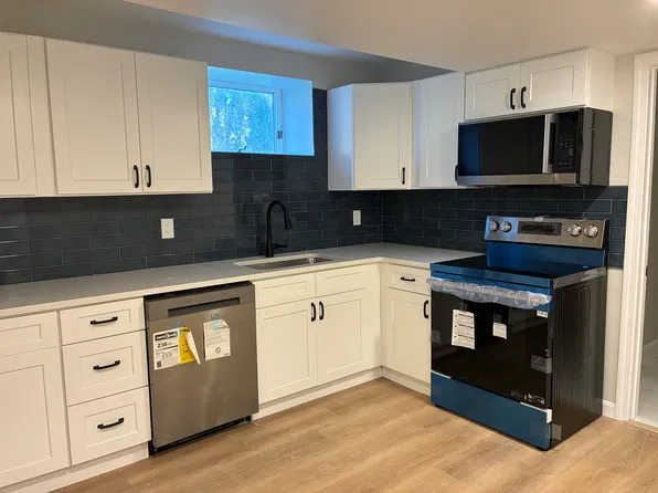 71 Annaquatucket Rd, North Kingstown, RI 02852