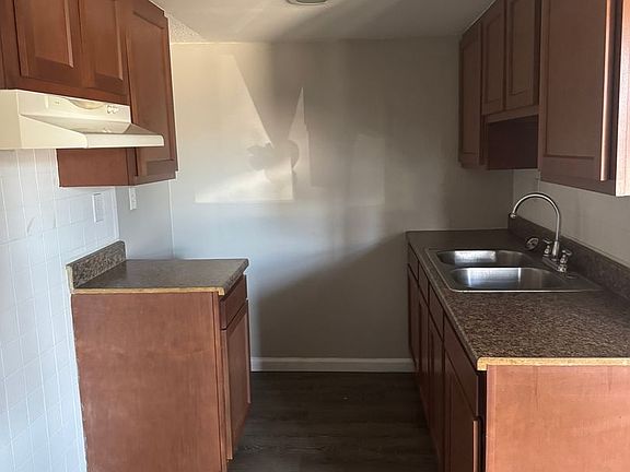 4th image of 115 Jerome Ln APT 1