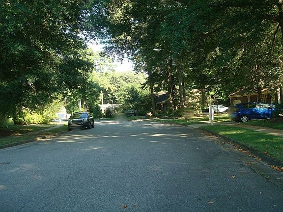 4th image of 833 Jo Anne Cir