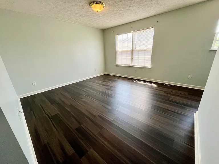 1803 Ellison Pl — Photo 2