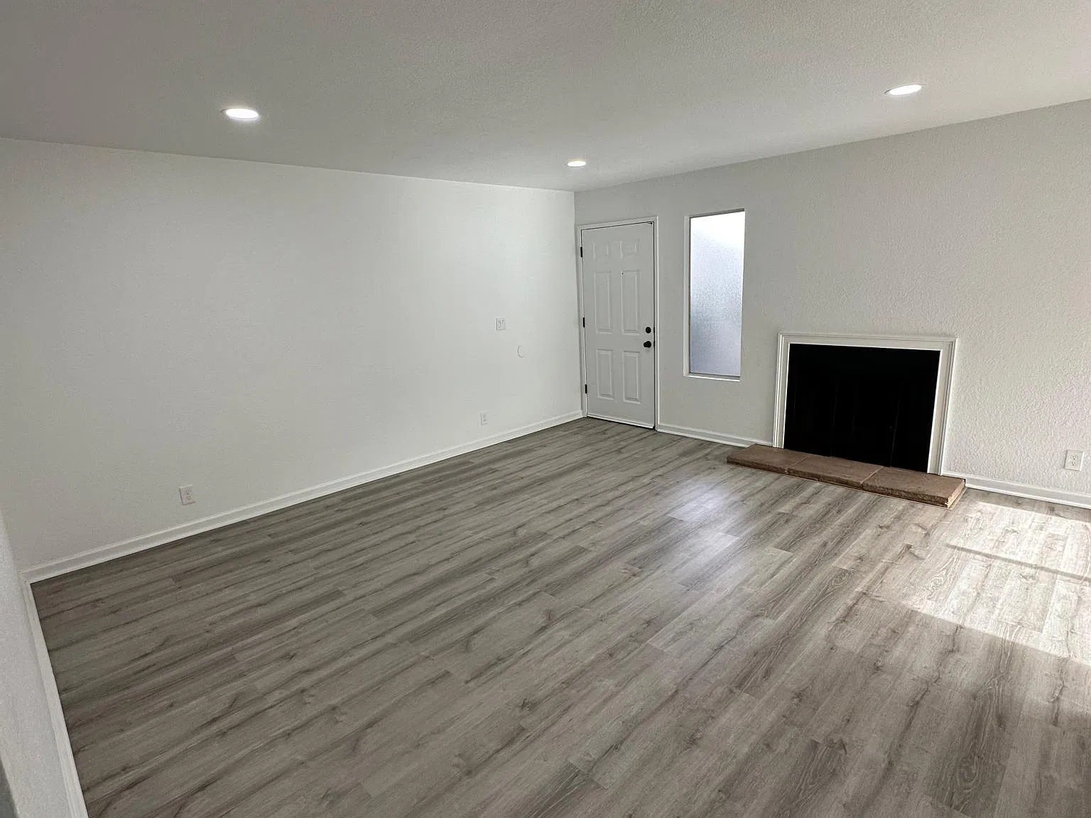 2 bed, 960 sqft, $2,000 — Photo 4