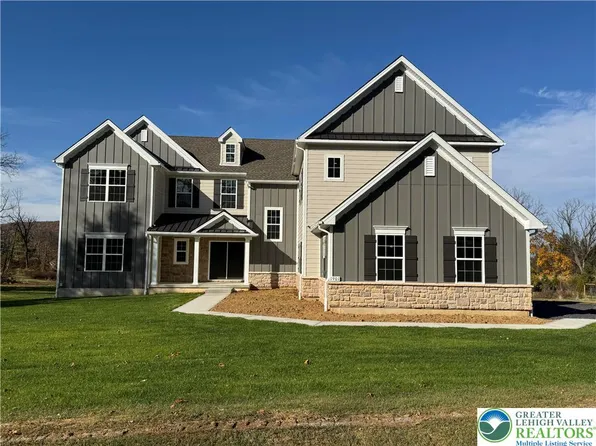 1901 Meadows Rd, Bethlehem, PA 18015