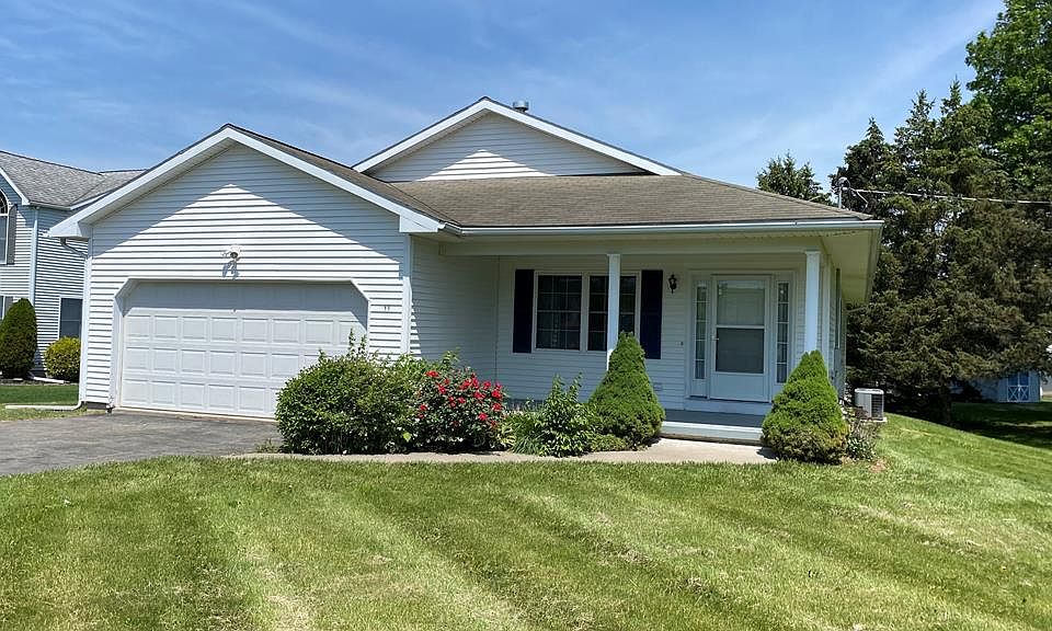 1st image of 11 Bell Ln