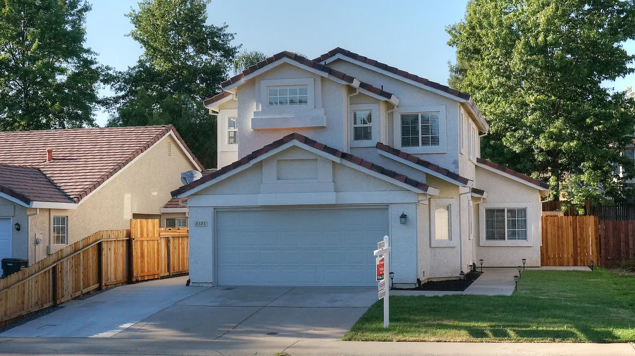 8325 Oakenshield Cir photo 1