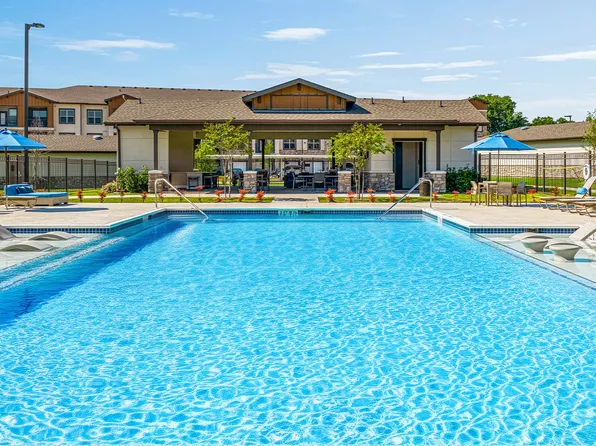 Creekside at Grand Prairie