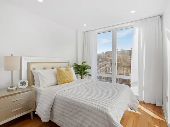 56-02 31st Avenue image 7 of 12