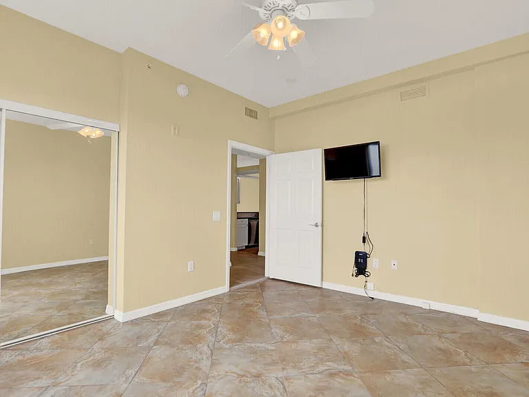370 Golfview Rd #901 — Photo 30