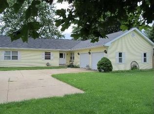 476 Lasalle Dr, Somonauk, IL 60552